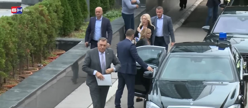 SNSD zarad svojih intresa napravio dogovor sa Šmitom o državnoj imovini?