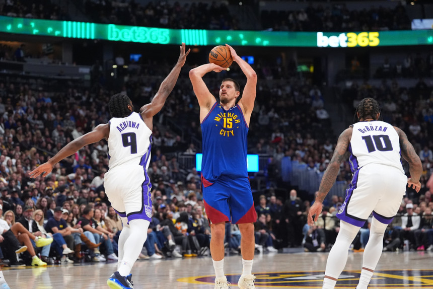 Кошаркаши Денвера поражени од екипе Сакрамента