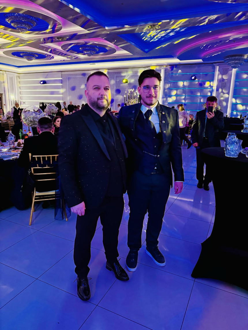 Познати музичар приредио гала прославу за сина Луку