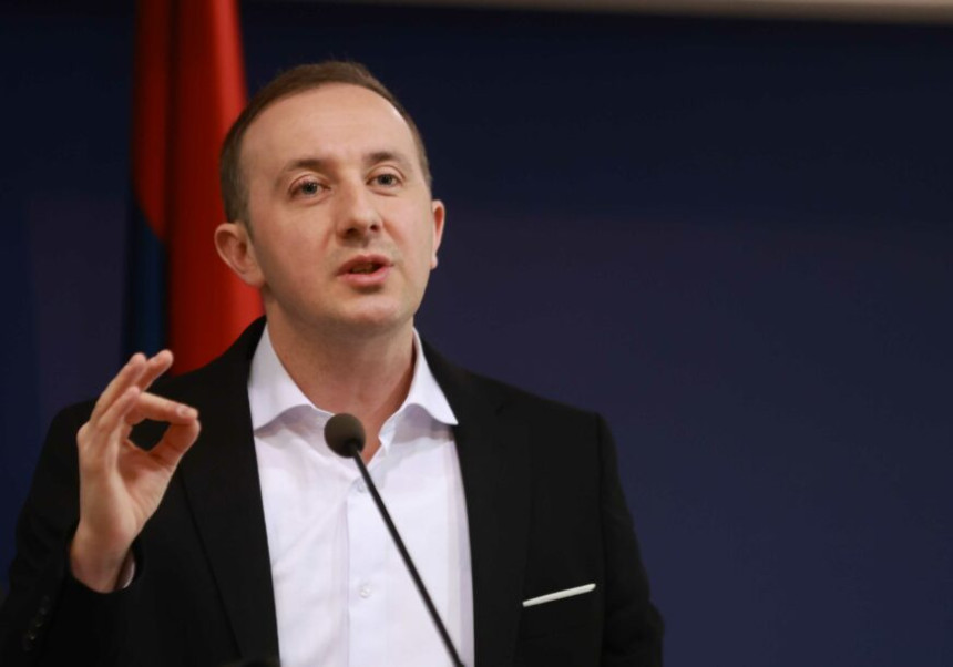 SNSD vlada "kupuje" glasove na ponovljenim izborima