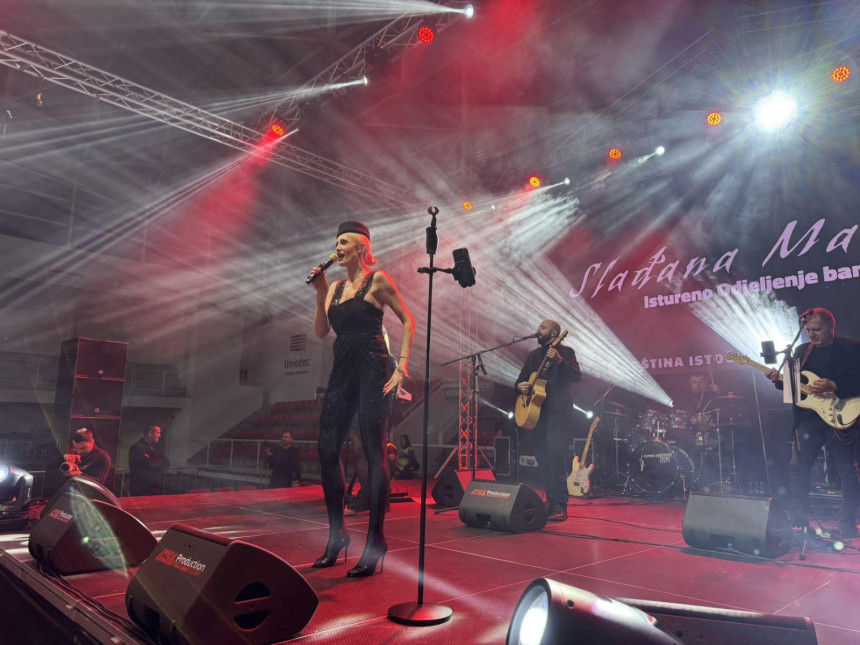 Грађани И. Сарајева у Нову годину са Слађаном Мандић