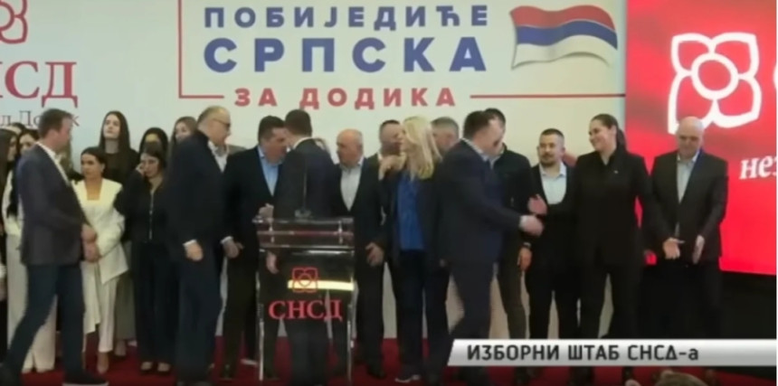 Šta su sinoć iza kamera razgovarali Cvijanovićeva i Stevandić (VIDEO)