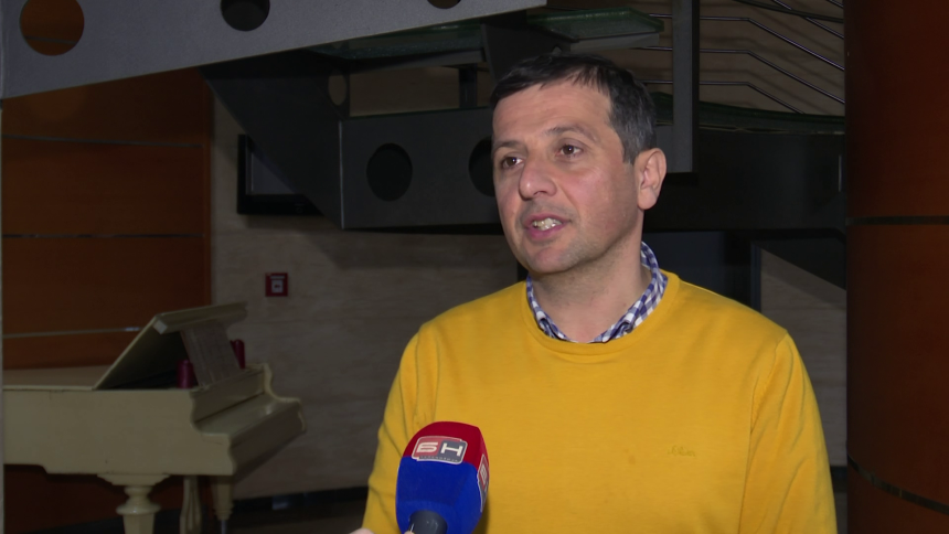 Vukanović: Narod voli pare, okove, diktaturu i lance