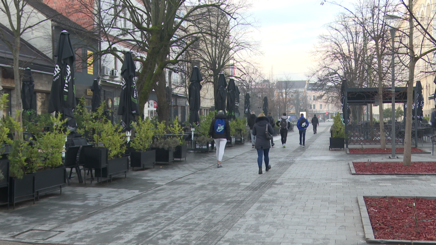 Pretežno oblačno, poslije podne kiša moguć i snijeg