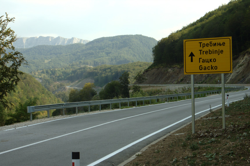 Četvoro povrijeđenih u udesu kod tunela na Čemernu