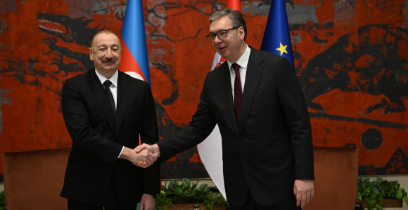 Vučić uz najviše državne počasti dočekao Alijeva