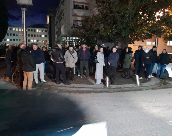 Подгорица: Скуп подршке Весни Братић испред Вишег суда