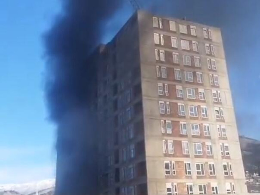Požar na gradilištu u Mostaru, utvrđuje se uzrok (VIDEO)