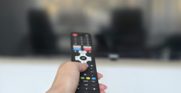 Ilegalni IPTV servisi nanose milionsku štetu društvu