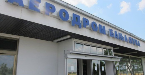 Taksista platio 50 KM za 59 minuta na Aerodromu Banjaluka