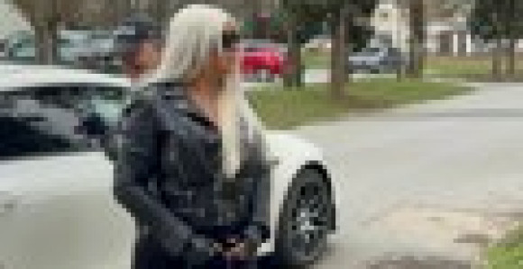 Dara Bubamara na snimanje došla sa skupocjenom torbom