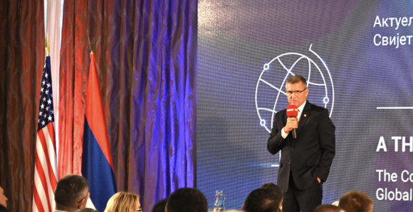 Америчка амбасада у БиХ: Флин у Бањалуци говорио у своје име, то није став САД!