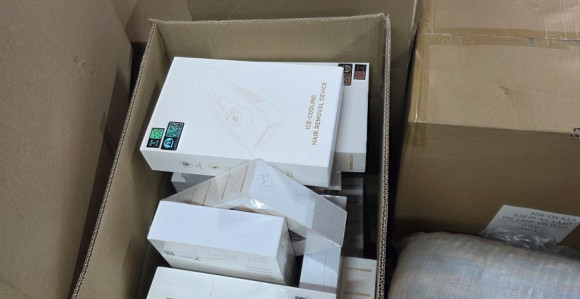 Службеници УИО БиХ заплијенили робу за интернет продају