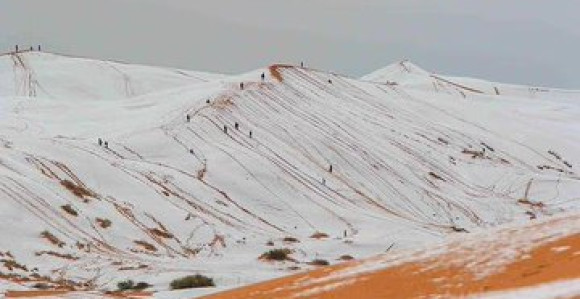 Невјероватан призор у Сахари, снијег све изненадио (ВИДЕО)