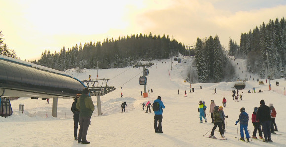 Danas hladnije uz padavine, na planinama snijeg