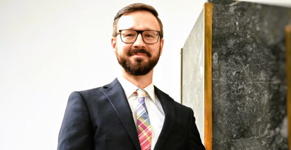 Политичке тензије, лоше управљање јавним предузећима и финансијама успоравају реформе у БиХ