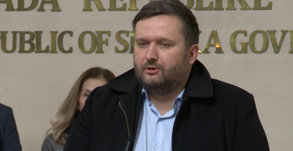 Minić velikodušan 5% veće plate, sindikat razočaran