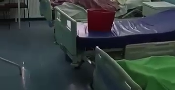 УКЦ РС прокишњава, пацијенти пребачени у суве просторије (ВИДЕО)