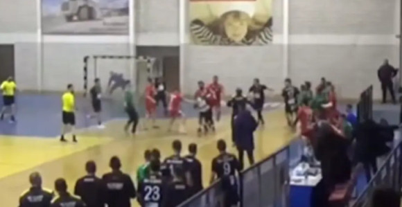 Pljevlja: Masovna tuča na parketu na utakmici (VIDEO)