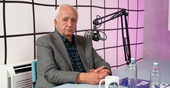 Политичари формалмо желе промјене, а моле Бога да се не десе