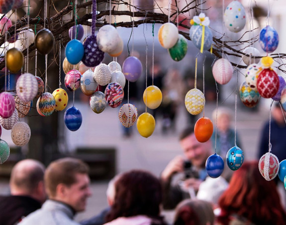 Католици данас прослављају Ускрс, највећи празник