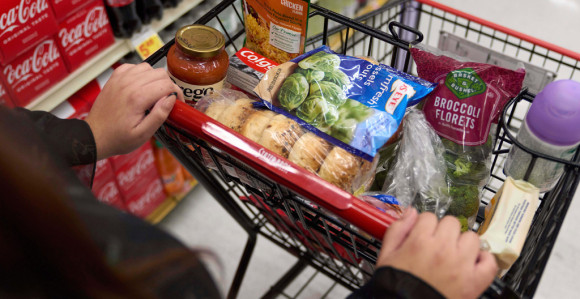 Живот постаје луксуз: Грађани стрепе од нових поскупљења