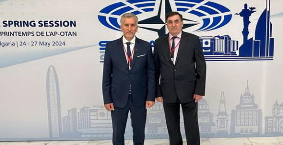 СНСД-ова власт незаустављиво корача у НАТО савез?