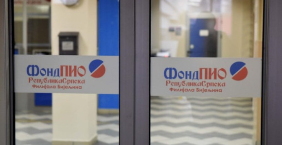 Hitno se oglasili iz Fonda PIO: Isplata penzija obustavljena