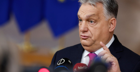 Паника у Мађарској: Орбанови олигарси бјеже приватним авионима, износе милијарде и уништавају документе