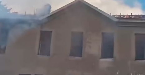 Пожар на објекту некадашње касарне код Гацка