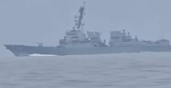 Iran tvrdi da je pogodio američki brod, SAD negira