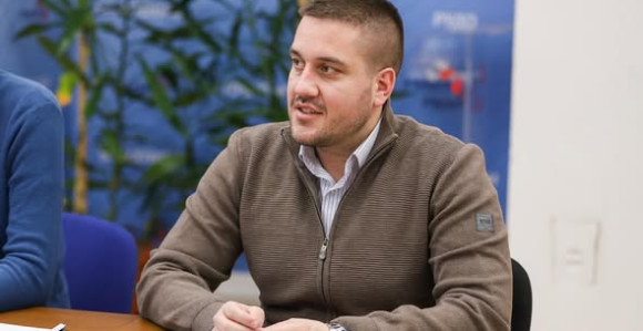 Amidžiću, ćutao si kad su preduzeća propadala?!