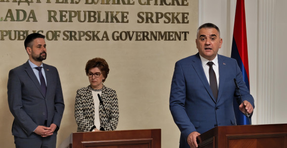 Влада Српске узела кредит на 32 године отплате?!