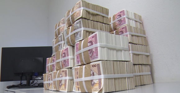 Дуг по становнику у Републици Српској преко 6.000 КМ