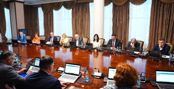 Минићева влада части своје начелнике са 61 милионом КМ