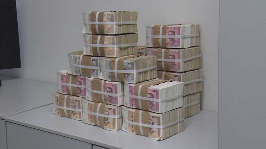 Власт нас до гуше задужује за гласове и социјални мир