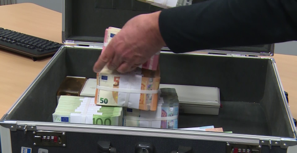 Влада не мари за критике и иде на берзу по нових 50 милиона КМ