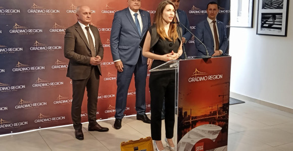 Властодршци доносе хеликоптерима нова стара обећања на југ Српске ВИДЕО