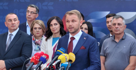 Станивуковић дао подршку кандидатима СДС за предсједника РС и српског члана у Предсједништву БиХ (ВИДЕО)