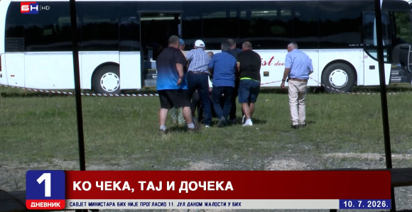 Минић и Цвијановић понапијали пензионере!