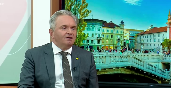 Kako Srbija uspijeva da gradi posebne odnose sa ključnim svjetskim akterima?
