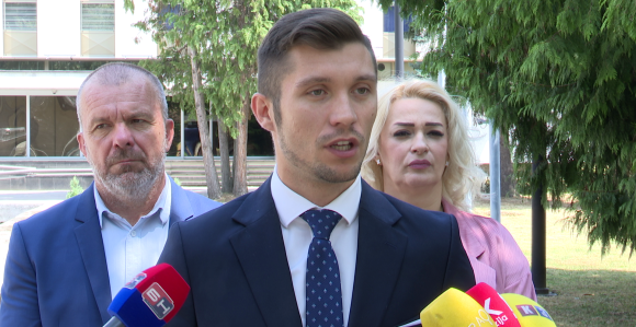 Кресојевић: Влада забрљала, треба исправити неправду према родитељима његоватељима
