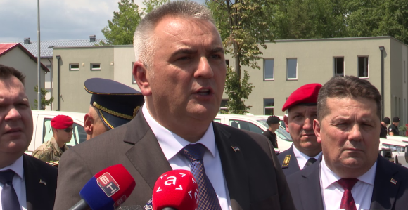 Народ ће враћати стотине милиона евра, а Минић крије детаље задужења
