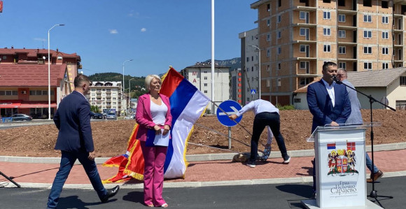 На отварању кружног тока сви важни људи СНСД осим једног