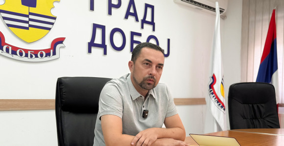 Јеринић заборавио да пријави станове и пословне просторе