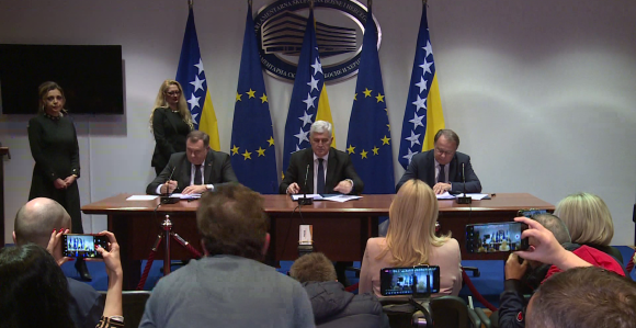 Vladavina SNSD, HDZ, Trojka - godine koje su ,,pojeli skakavci''