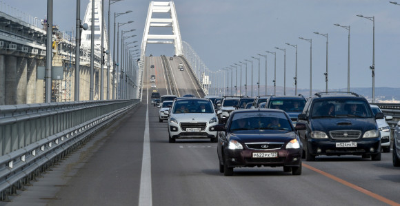 Украјина дроновима напала Крим: Затворен Кримски мост