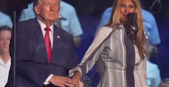 Кандидат за Сенат из Мичигена тврди да је Трампов брак "климав"