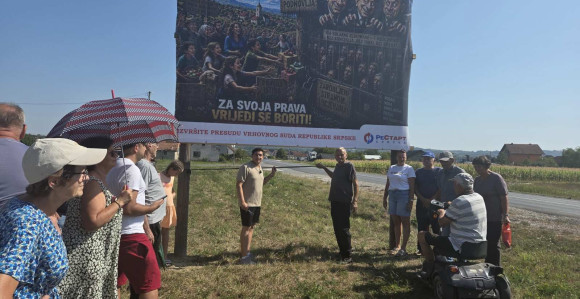 Билборди у Подновљу: Игнорисање одлука Врховног суда!