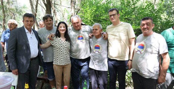 Брестово: Угодно дружење и ћаскање уз котлићијаду